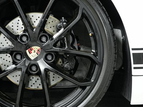 Used 2025 Porsche 718 Cayman RWD image 36