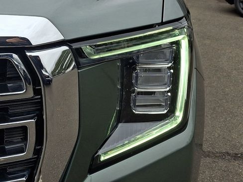 Certified 2024 GMC Yukon XL SLT w/ SLT Premium Package image 9