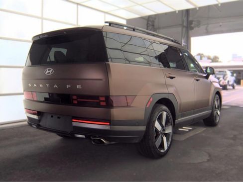 Used 2024 Hyundai Santa Fe Limited FWD image 2