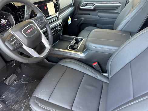 New 2026 GMC Sierra 2500 SLT w/ SLT Convenience Package AWD/4WD image 10