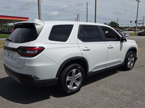 Used 2024 Honda Pilot EX-L image 11