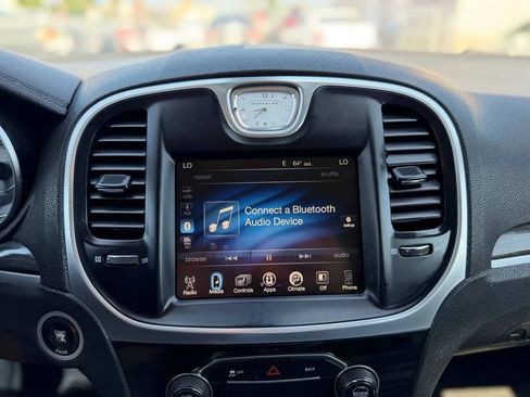 Used 2015 Chrysler 300 Limited RWD image 43