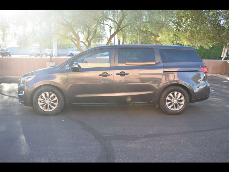 Used 2020 Kia Sedona LX FWD image 4