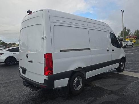 Used 2025 Mercedes-Benz Sprinter 2500 image 3