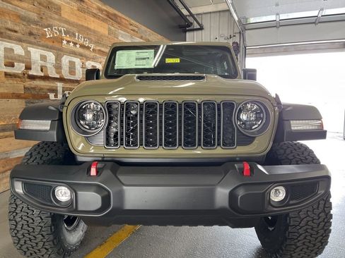 New 2026 Jeep Wrangler Unlimited Rubicon w/ Xtreme 35 Tire Package AWD/4WD image 7