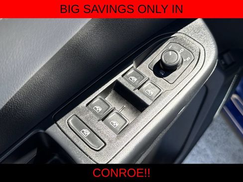 Used 2023 Volkswagen Taos SE FWD image 11