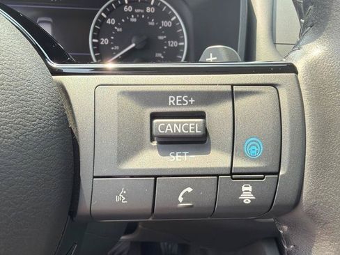 Used 2023 Nissan Rogue SV w/ SV Premium B Package AWD/4WD image 17