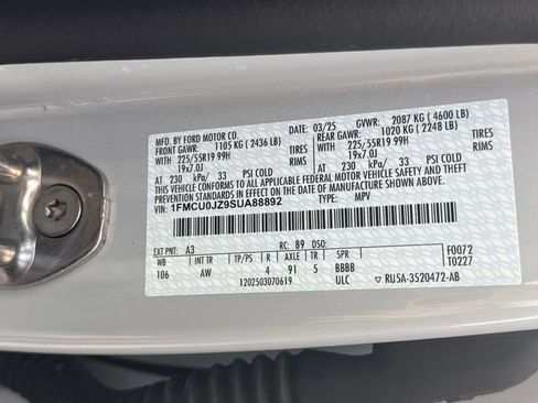 Used 2025 Ford Escape Platinum w/ Premium Technology Package image 33