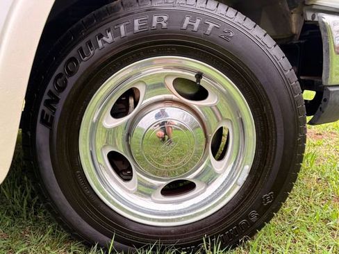 Used 2010 Ford E-150 and Econoline 150 RWD image 17