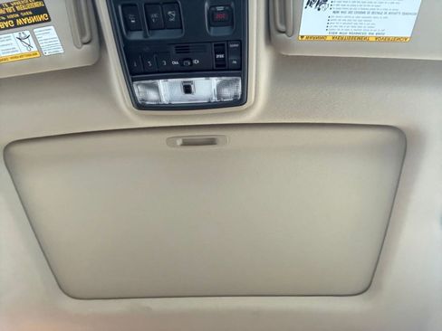 Used 2016 Toyota 4Runner Limited image 19