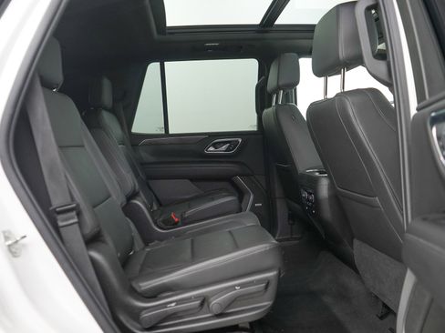 Used 2021 Chevrolet Tahoe Z71 w/ Z71 Signature Package AWD/4WD image 13