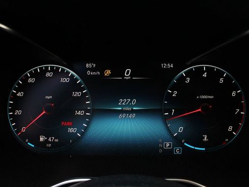 Used 2021 Mercedes-Benz GLC 300 4MATIC image 32