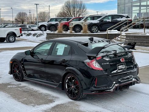 Used 2018 Honda Civic Type R image 3