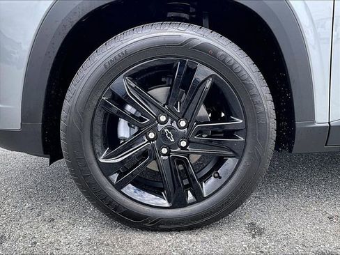 New 2026 Chevrolet Trax ACTIV w/ Sunroof Package FWD image 7