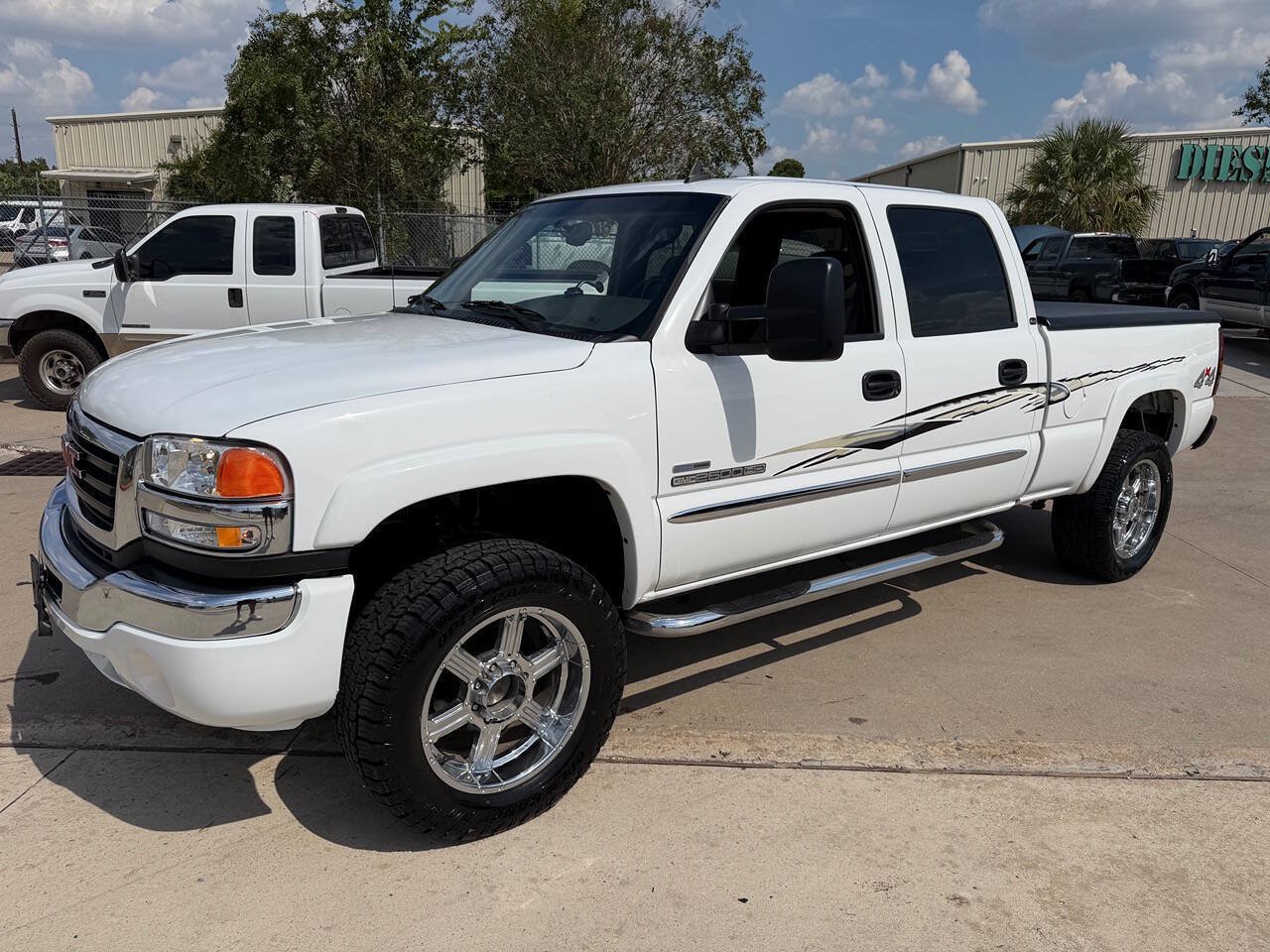 Used 2007 GMC Sierra 2500 SLE w/ Heavy-Duty Power Package AWD/4WD image 10