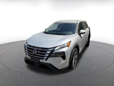 Used 2025 Nissan Rogue SV image 7