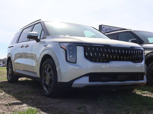 New 2026 Kia Carnival EX image 1