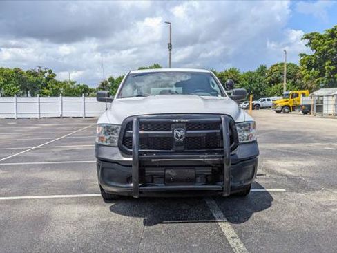 Used 2019 RAM 1500 4x4 Crew Cab Classic image 12