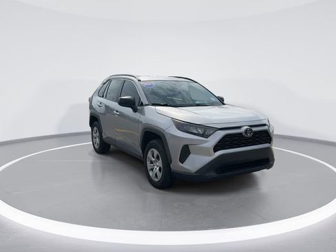 Used 2021 Toyota RAV4 LE image 1