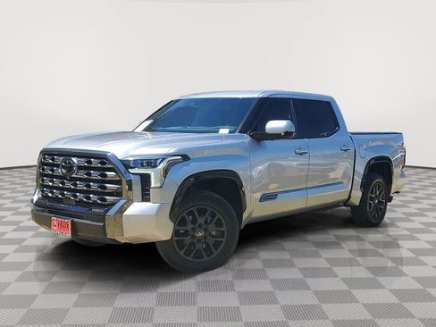 Used 2025 Toyota Tundra Platinum AWD/4WD image 2