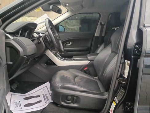 Used 2017 Land Rover Range Rover Evoque SE image 9