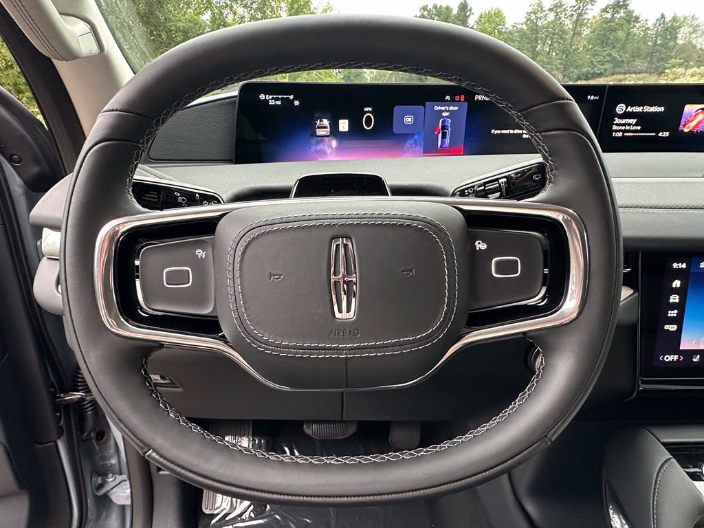 New 2027 Lincoln Navigator Premiere AWD/4WD image 7
