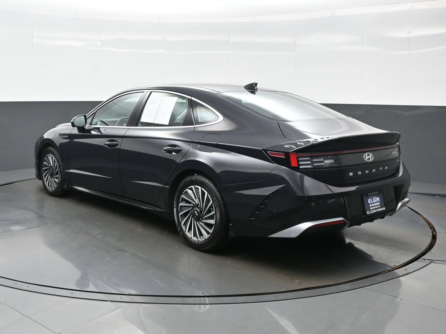 Certified 2026 Hyundai Sonata Limited FWD image 4