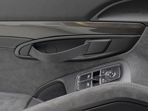 Used 2020 Porsche 718 Boxster Spyder RWD image 19