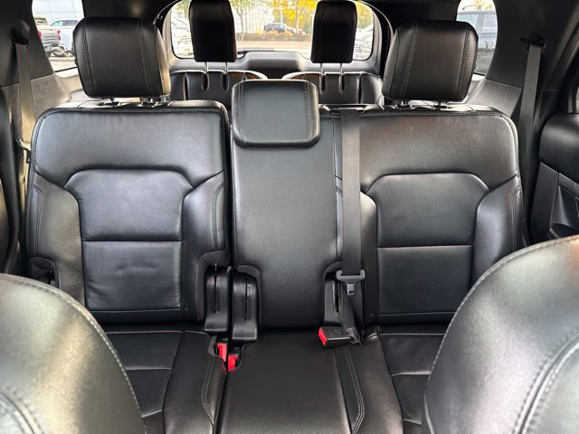 Used 2018 Ford Explorer XLT w/ Equipment Group 202A AWD/4WD image 29
