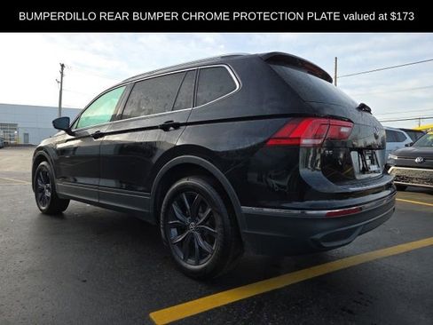 Used 2024 Volkswagen Tiguan SE w/ Panoramic Sunroof Package image 6