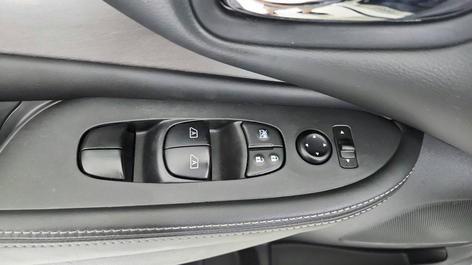 Certified 2024 Nissan Murano SV w/ SV Midnight Edition Package AWD/4WD image 17