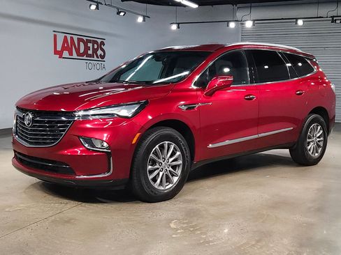Used 2024 Buick Enclave Premium image 3