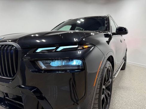 Used 2023 BMW X7 xDrive40i w/ Executive Package image 4