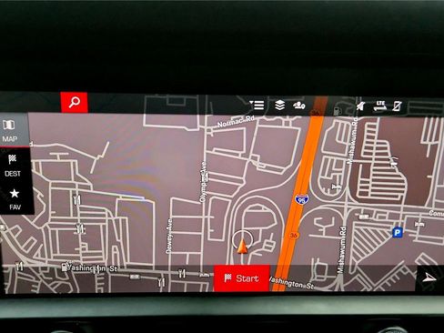 Used 2021 Porsche Macan image 44