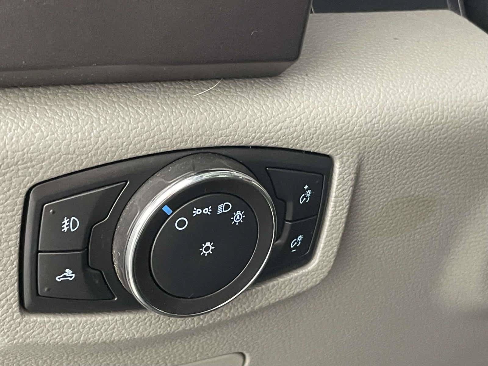 Used 2016 Ford F150 XLT w/ Equipment Group 302A Luxury AWD/4WD image 15