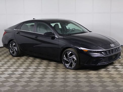 Used 2024 Hyundai Elantra SEL w/ Convenience Package FWD image 43