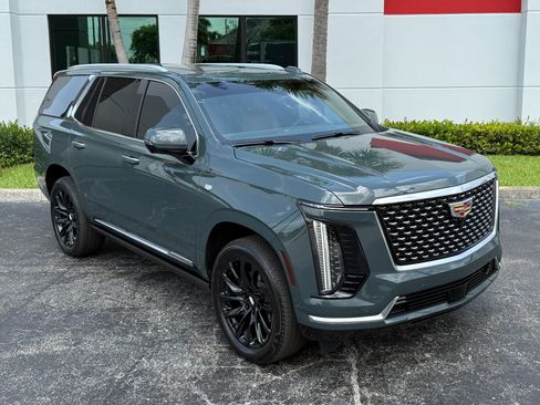 Used 2025 Cadillac Escalade Premium Luxury w/ Touring Package AWD/4WD image 7