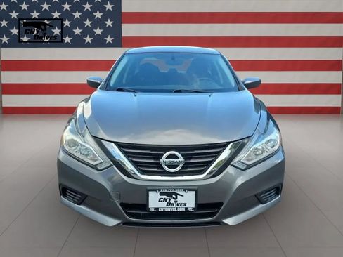 Used 2017 Nissan Altima 2.5 S w/ Power Driver Seat Package FWD image 2