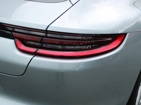 Used 2018 Porsche Panamera 4S w/ Premium Package Plus AWD/4WD image 7