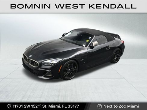 Used 2024 BMW Z4 M40i w/ Premium Package image 13