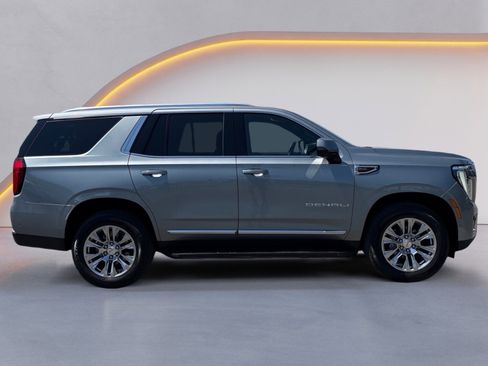 Used 2025 GMC Yukon Denali AWD/4WD image 2