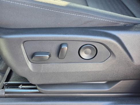 Used 2026 Chevrolet Silverado 1500 Custom Trail Boss w/ Turbomax Blackout Package image 12