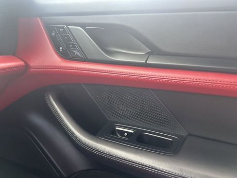 Used 2020 Porsche Taycan 4S image 14