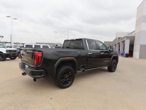 Used 2023 GMC Sierra 2500 Denali w/ Denali Black Diamond Edition AWD/4WD image 10