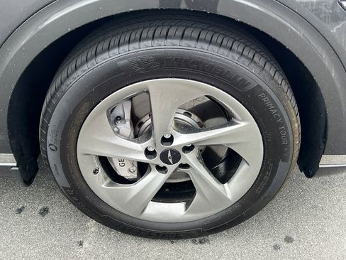 Used 2026 Genesis GV70 2.5T Advanced image 12