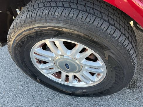 Used 2014 Ford F150 Lariat w/ Equipment Group 501A Mid image 26