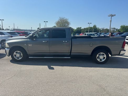 Used 2012 RAM 2500 SLT w/ Cold Weather Group image 2