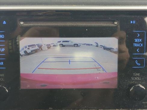 Used 2017 Toyota Corolla LE image 10