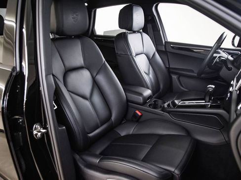 Certified 2026 Porsche Macan image 29