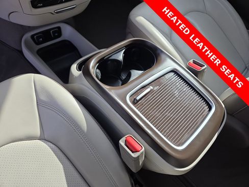 Used 2017 Chrysler Pacifica Touring-L Plus w/ Advanced Safetytec Group image 25